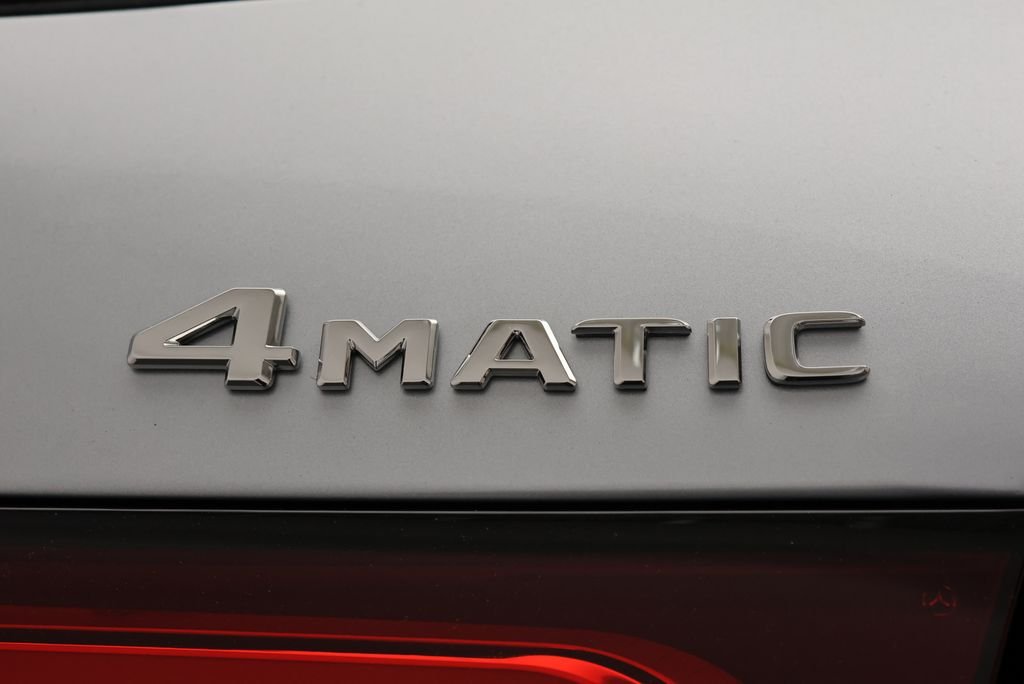 Used 2026 Cirrus Silver Metallic Mercedes-Benz GLC 300 image 10