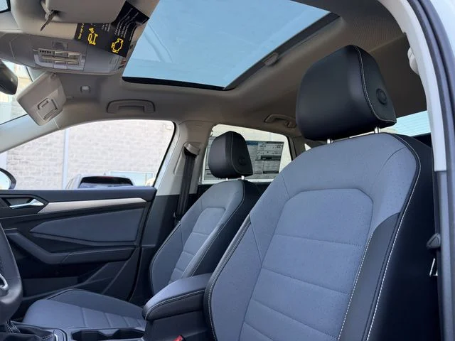 New 2026 White Volkswagen 1.5T SE image 21