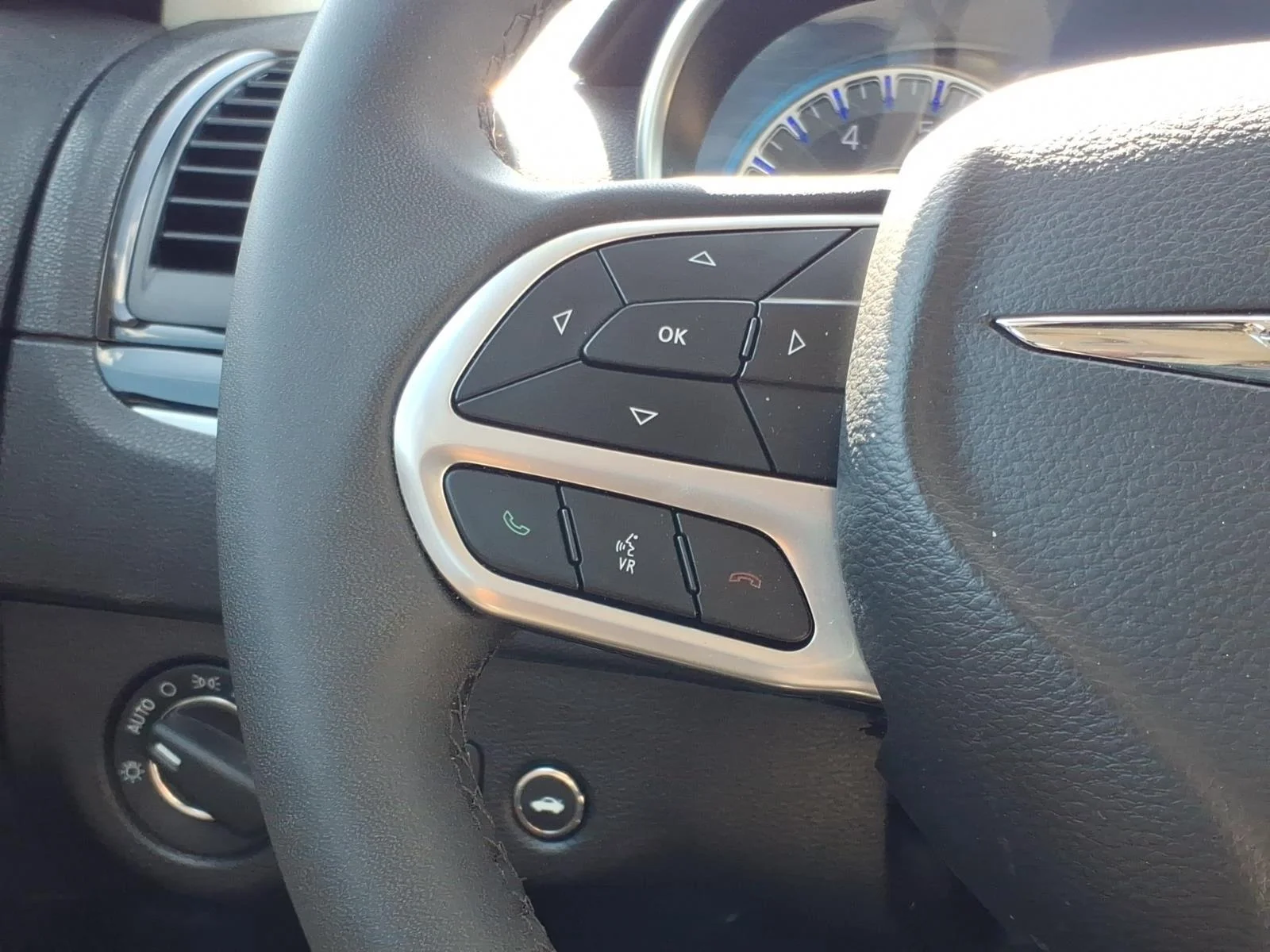 Used 2023 Bright White Clearcoat Chrysler Touring image 25