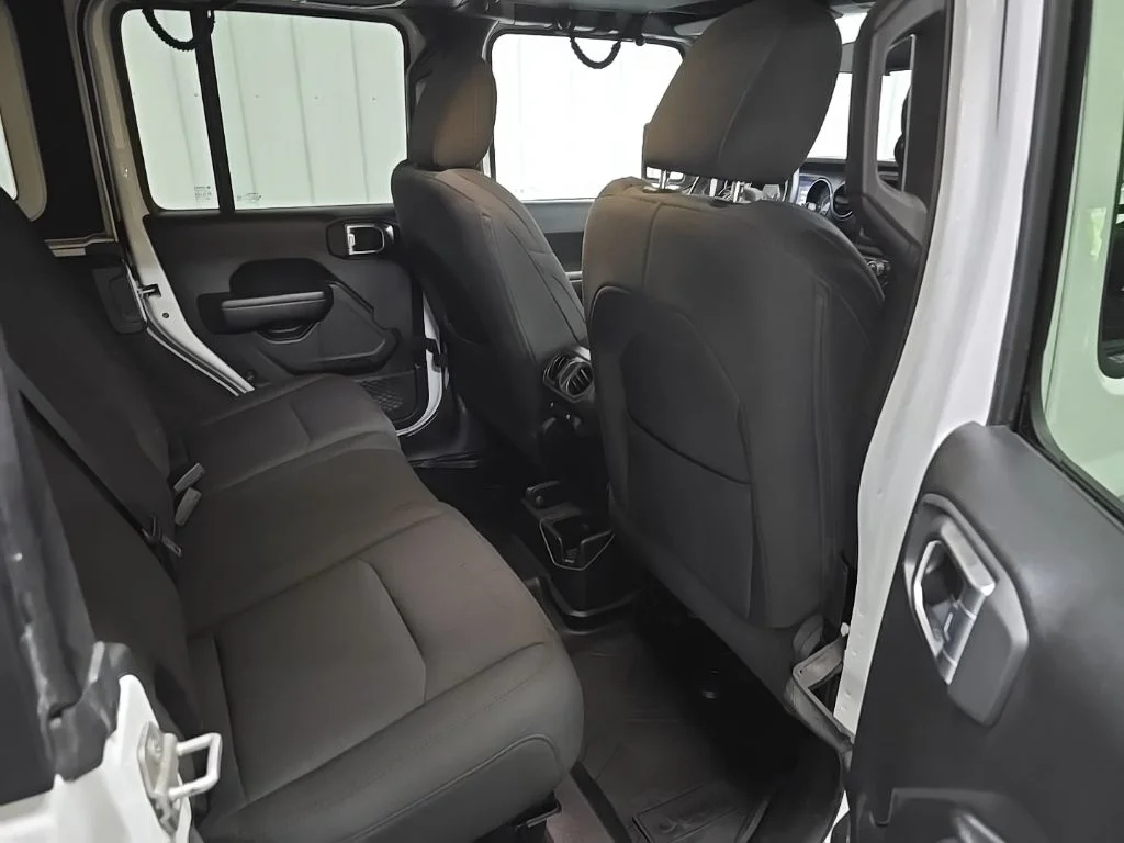 Used 2019 White Jeep Unlimited Sport S image 17