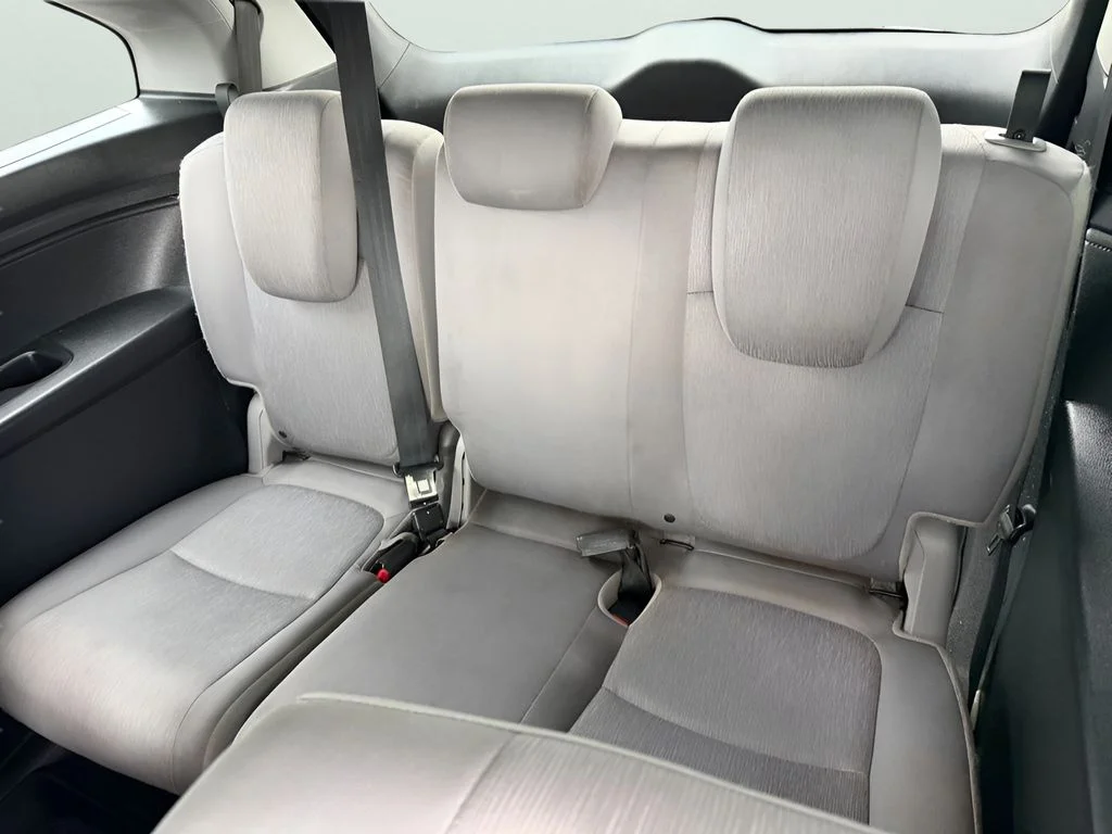 Used 2018 Pewter Honda EX image 11