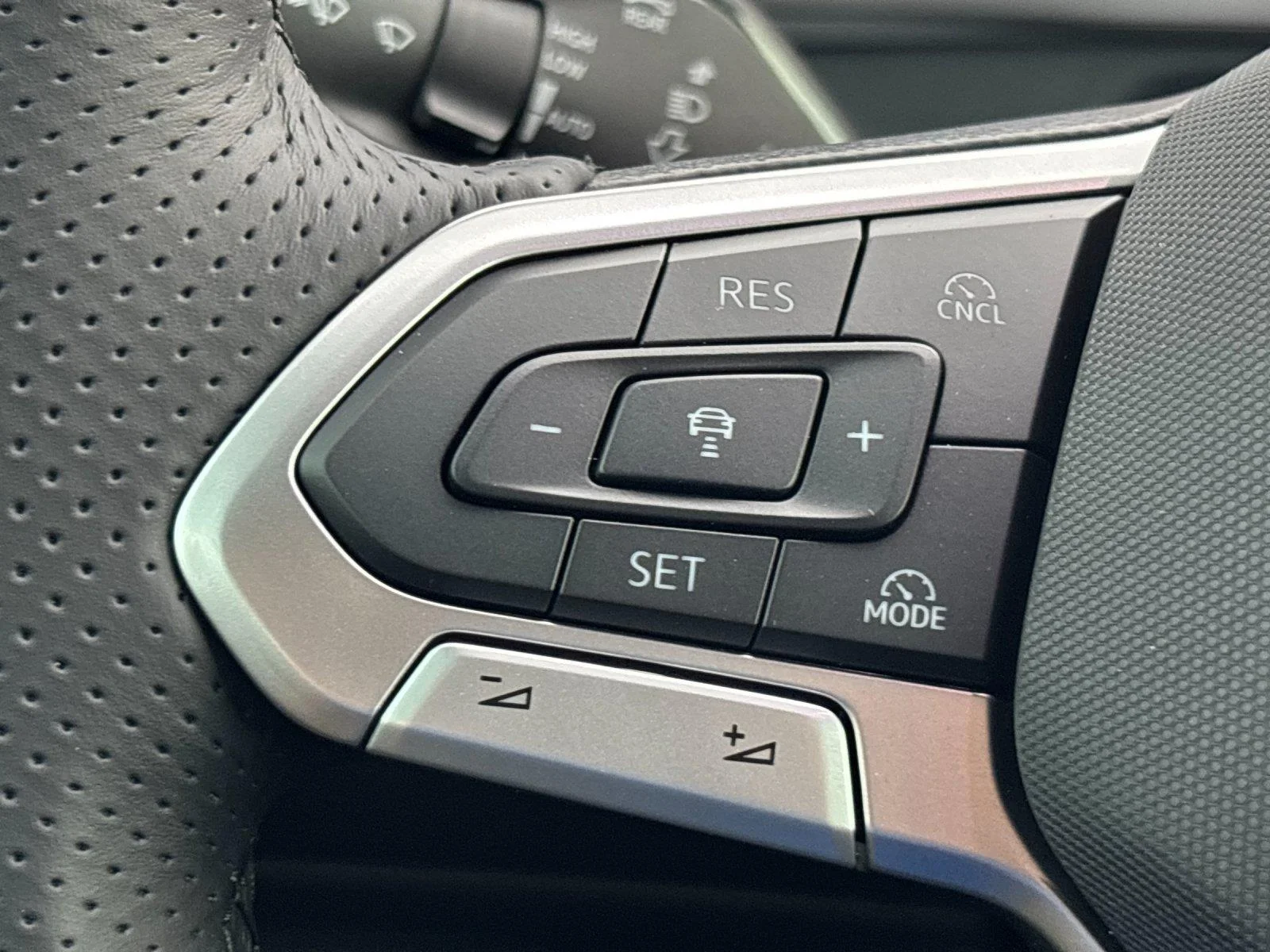 New 2026 platinum gray metallic Volkswagen SE R-Line Black image 19