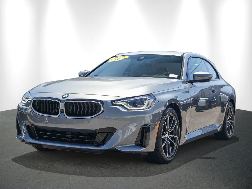 2025 BMW 2 Series photo 5