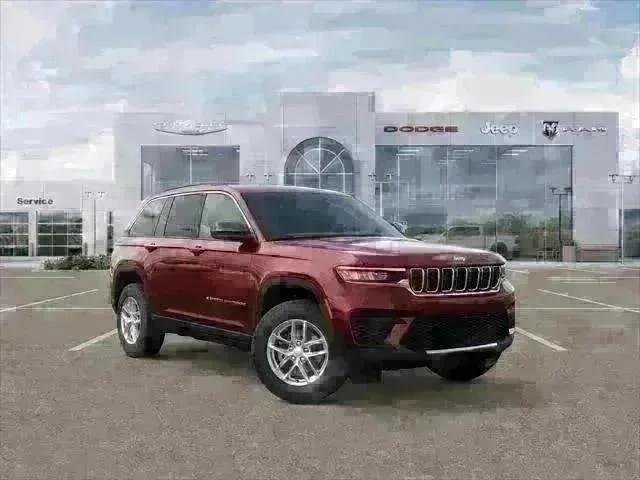 New 2025 Velvet Red Pearl-Coat Exterior Paint Jeep Laredo X image 64