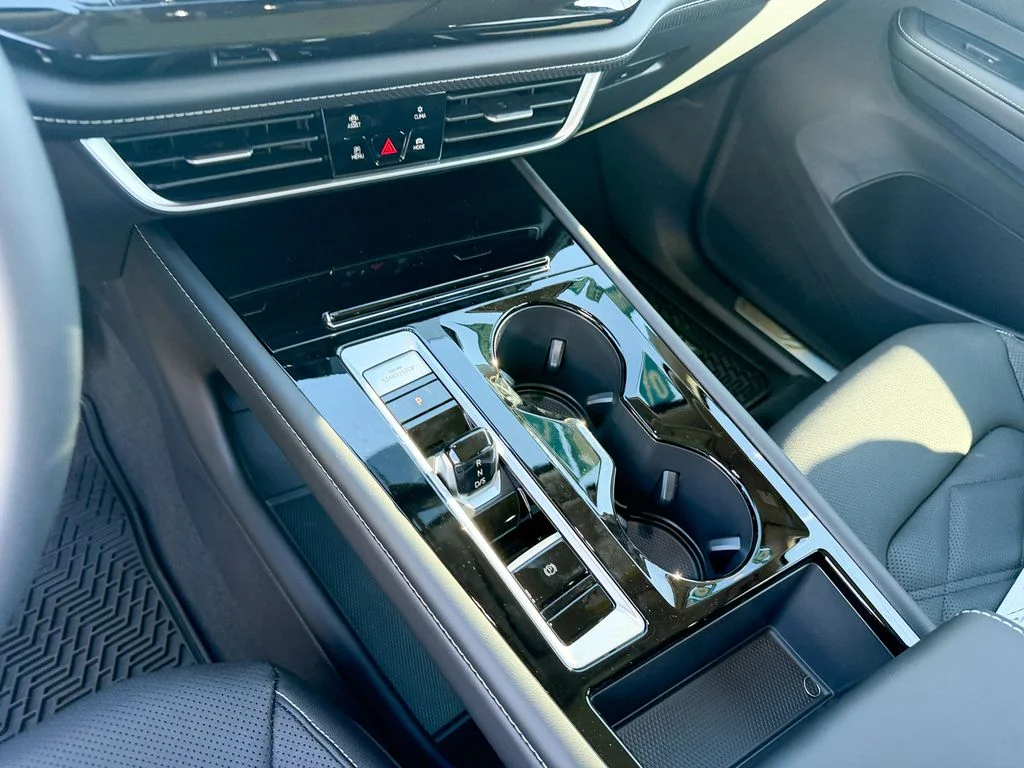 2026 Volkswagen Atlas SE w/Tech - Photo 22