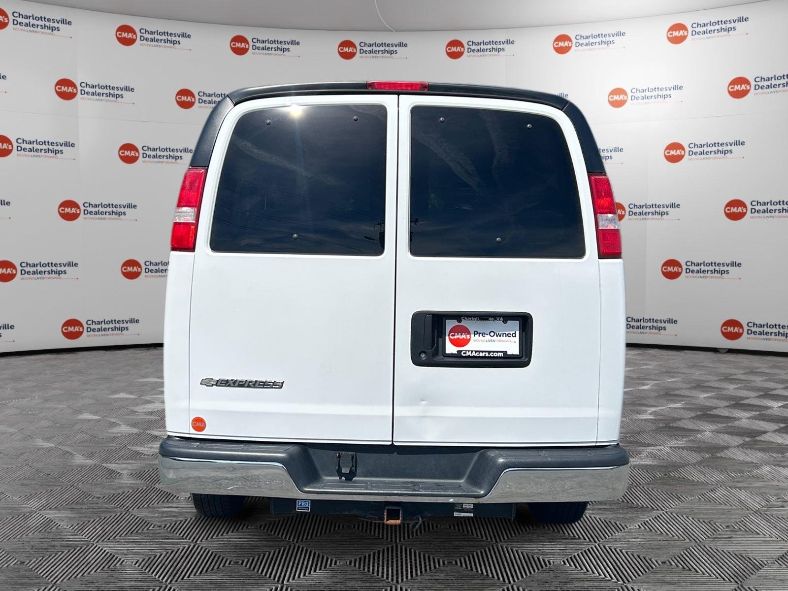 Used 2017 Summit White Chevrolet LT image 4