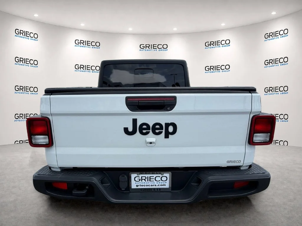 Used 2022 White Jeep Willys image 6