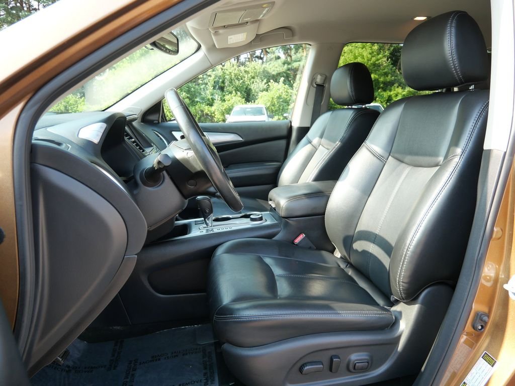Used 2017 Beige Nissan SL image 15