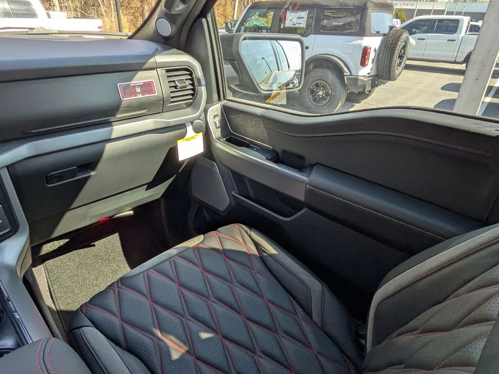New 2026 Agate Black Metallic Ford XLT image 18