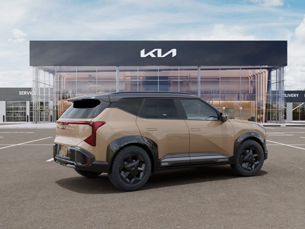 Used 2027 Brown Kia X-Line S image 6