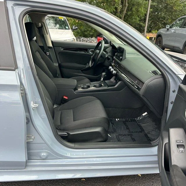 Used 2023  Honda EX image 7