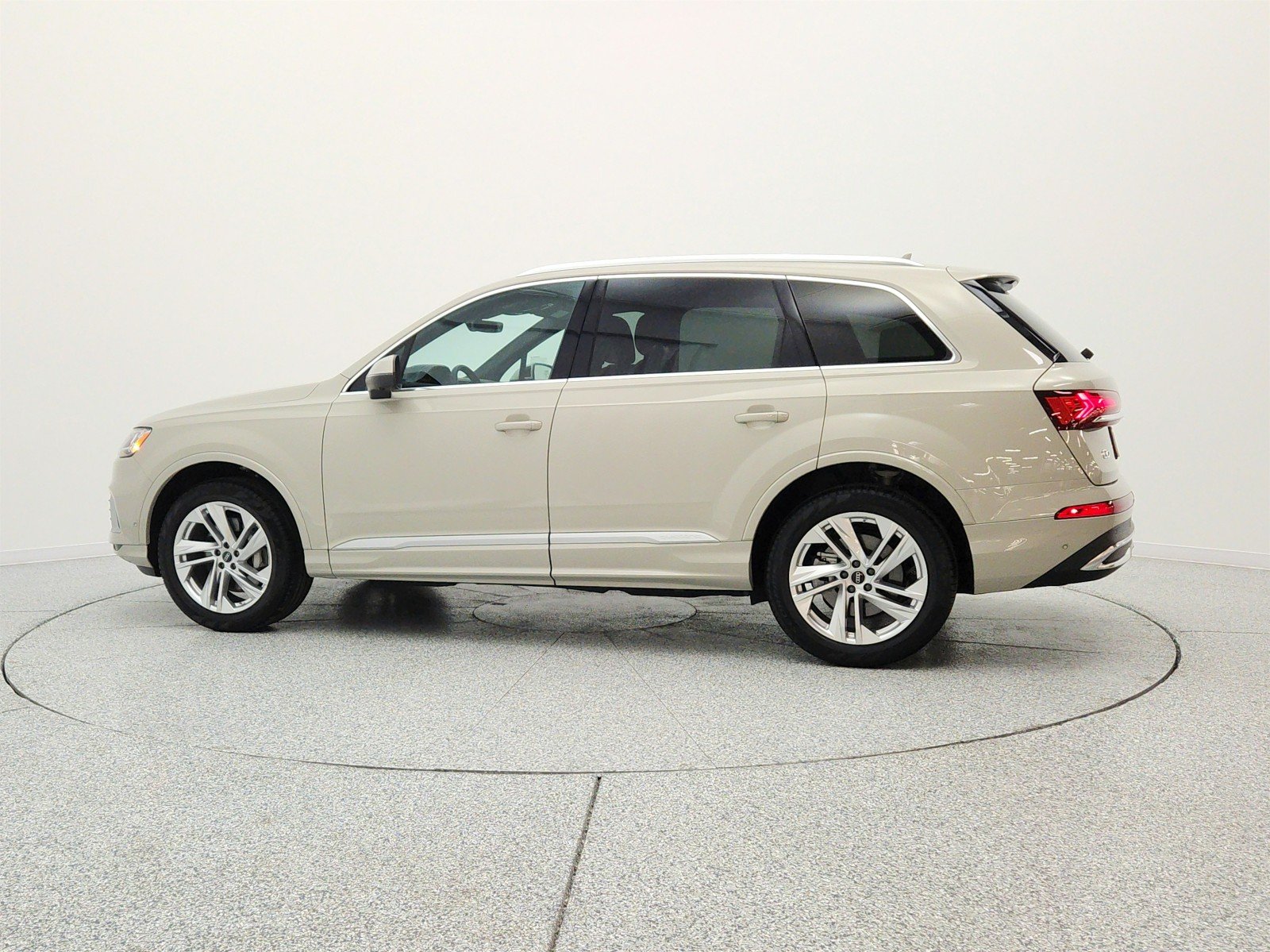 Used 2023 Vicuna Beige Metallic Audi Premium image 8
