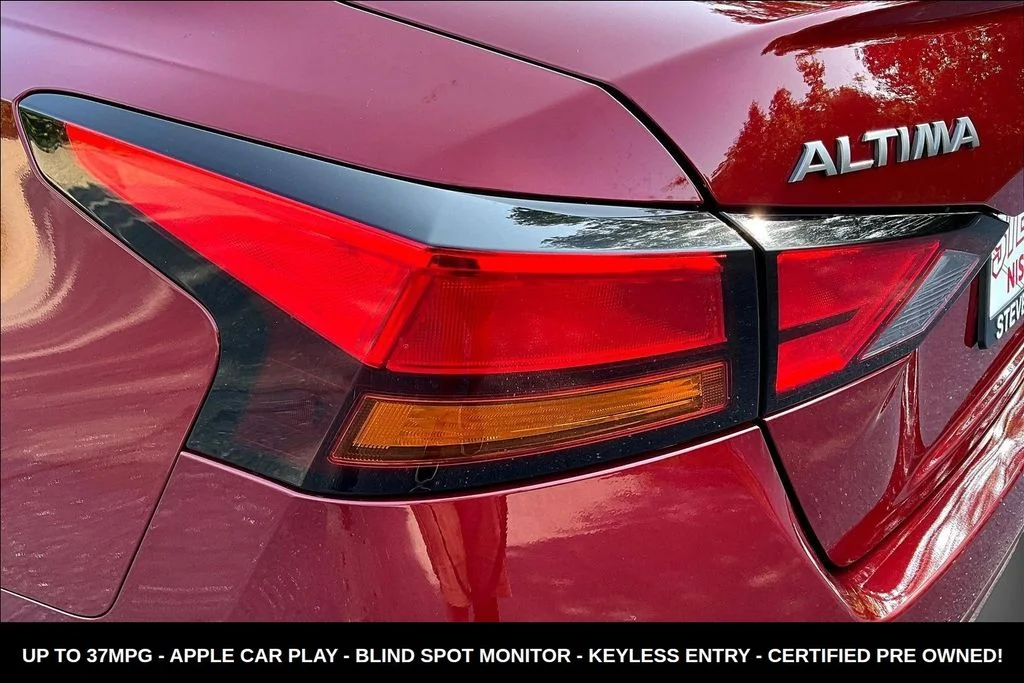 Used 2024 Red Nissan 2.5 SV image 22