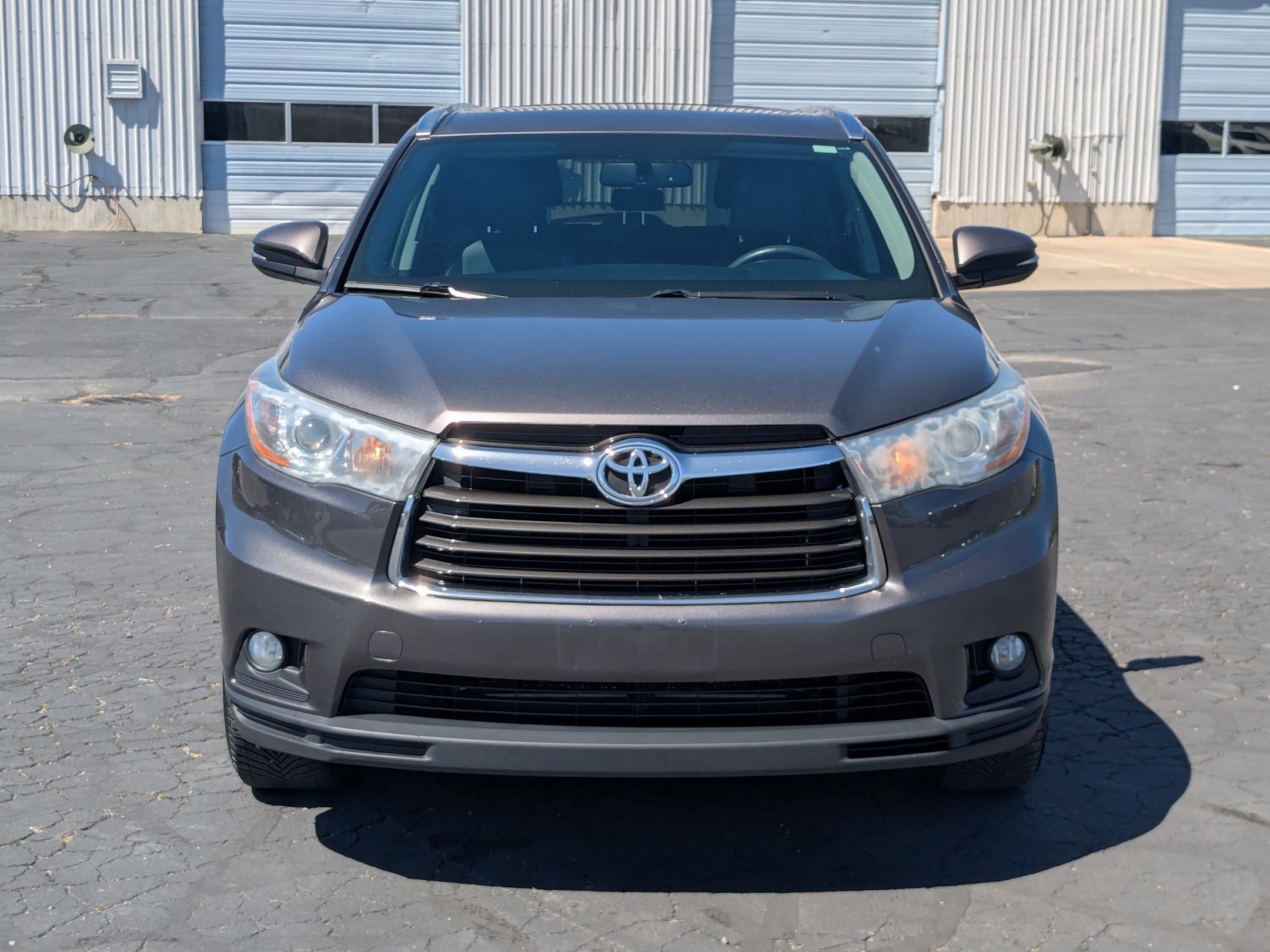 Used 2016 Predawn Gray Mica Toyota XLE image 9