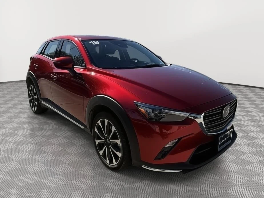Used 2019 RED MAZDA GRTOUR image 1