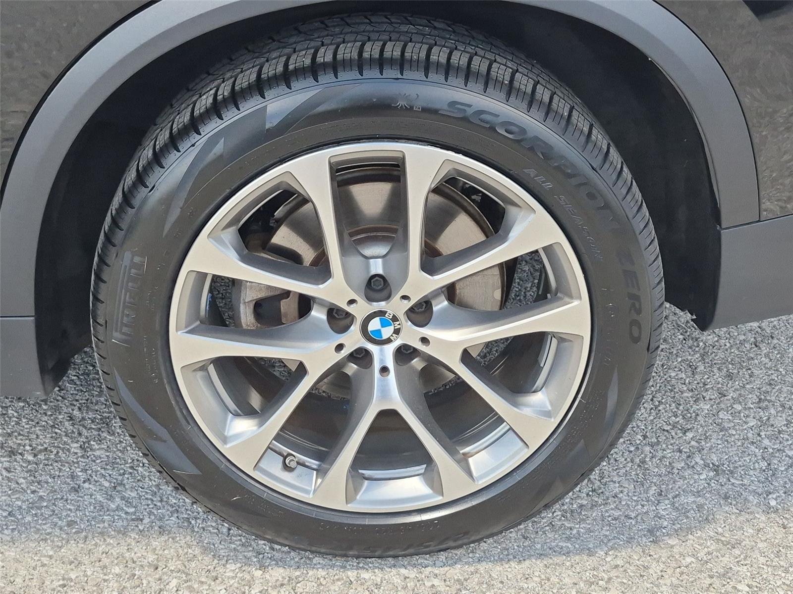 Used 2024 Black Sapphire Metallic BMW xDrive40i image 11