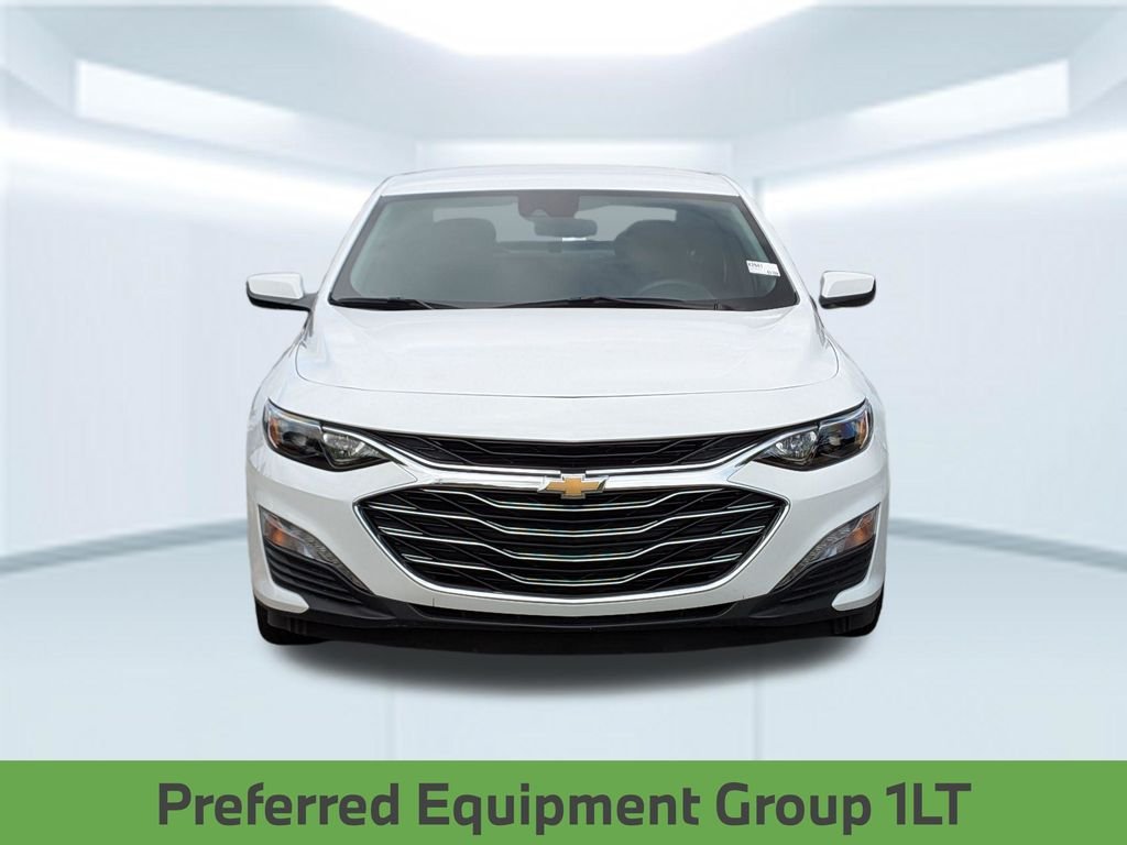 Used 2025 White Chevrolet LT image 12