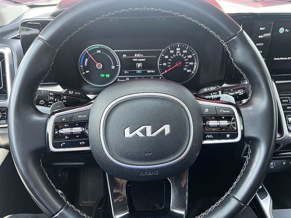 Used 2022 Snow White Pearl Kia EX image 23