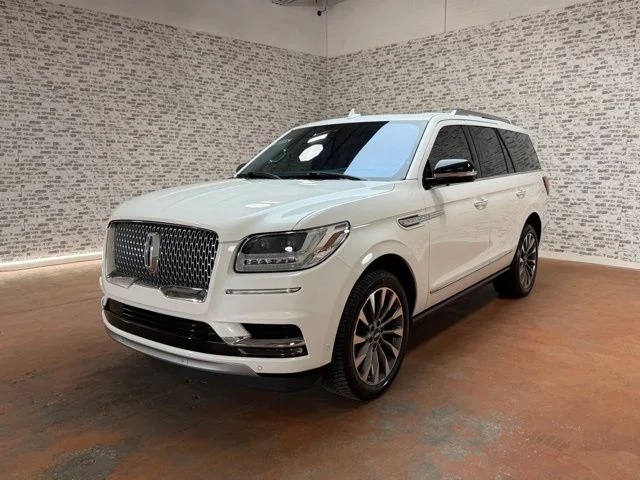 Used 2020 White Lincoln Reserve image 3
