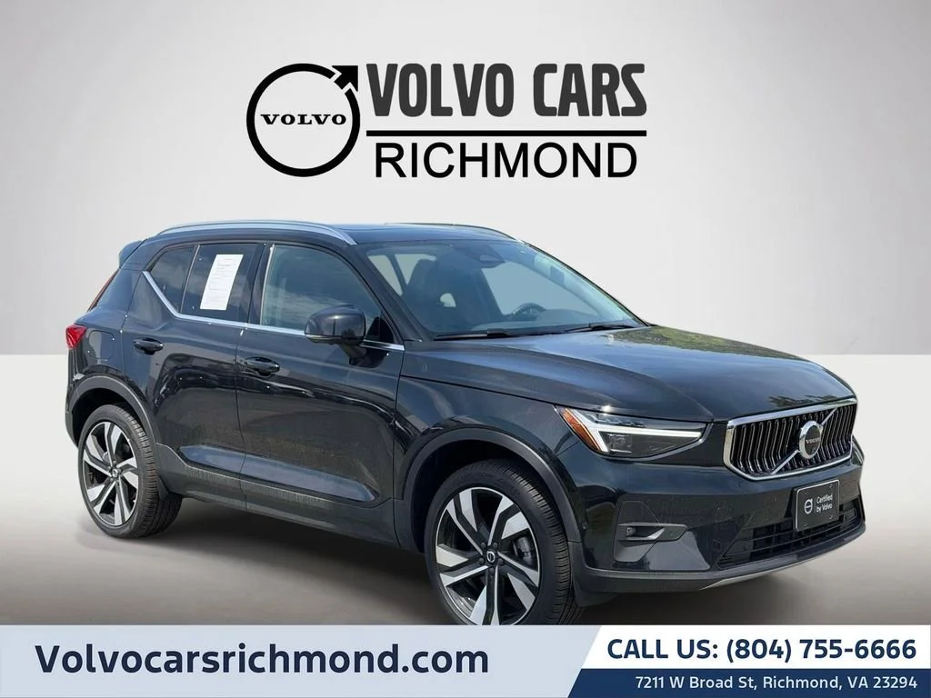 2025 Volvo XC40 B5 Ultra Bright AWD's photo