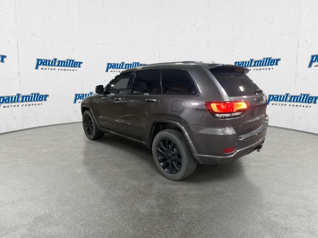 Used 2018 Gray Jeep Altitude image 8