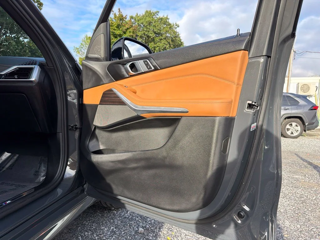 Used 2025 Gray BMW xDrive40i image 21