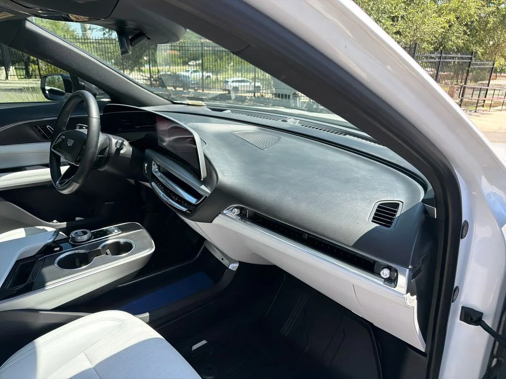 Used 2024 White Cadillac Luxury image 39