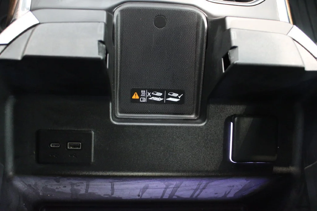 Used 2024 Iridescent Pearl Tricoat Chevrolet High Country image 21
