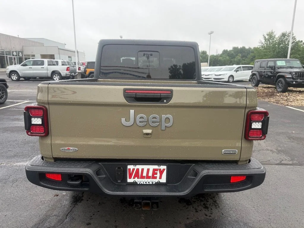 Used 2020 Green Jeep Overland image 5
