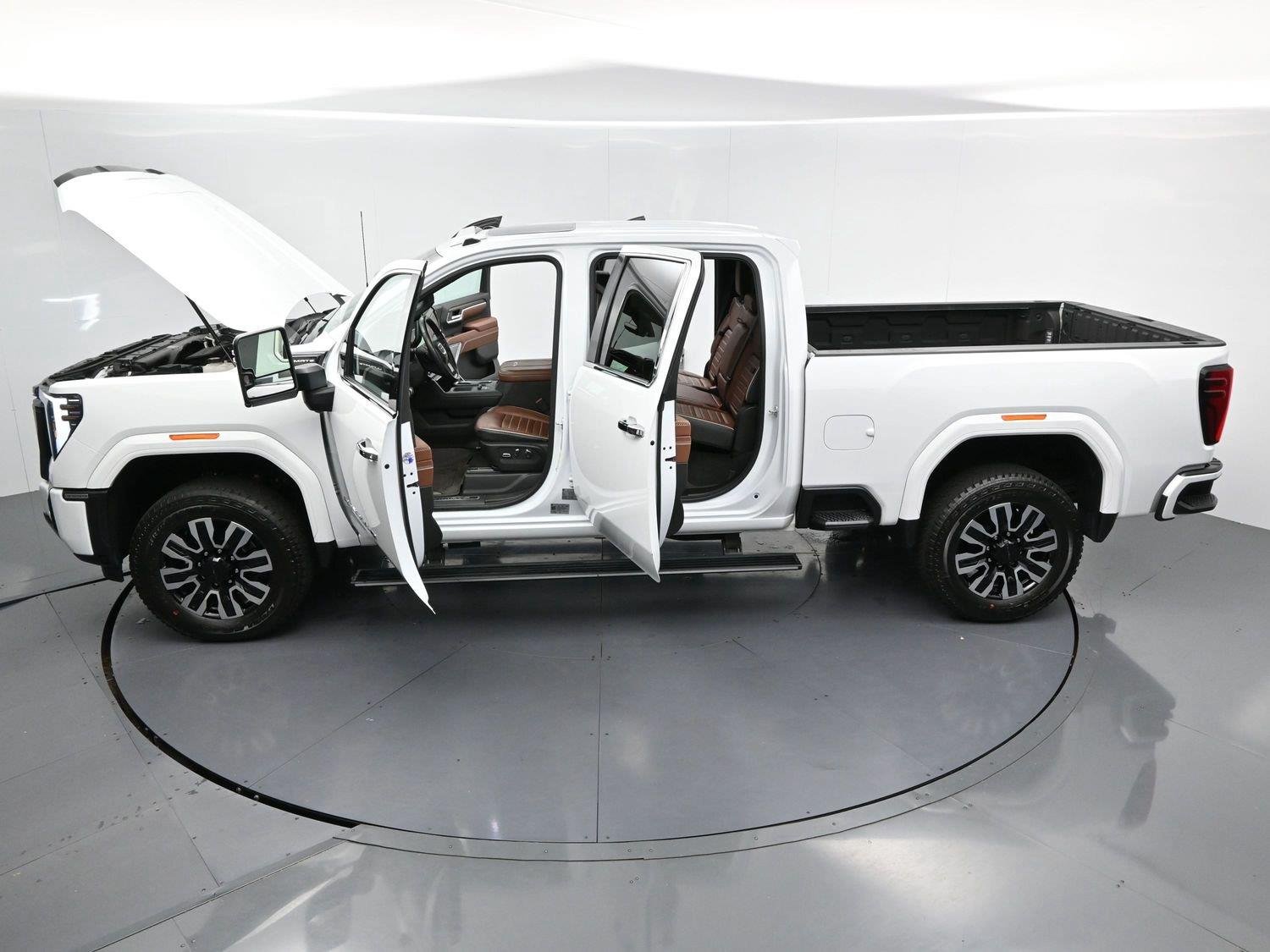 Used 2025 Summit White GMC Denali Ultimate image 41