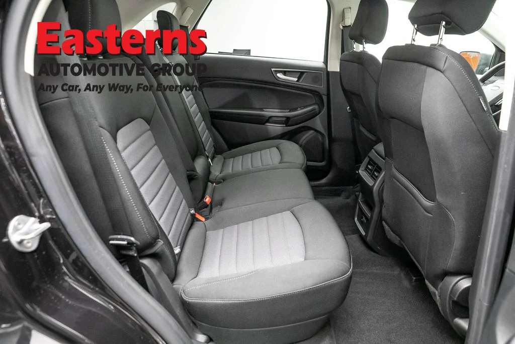 Used 2023 Black Ford SE image 22
