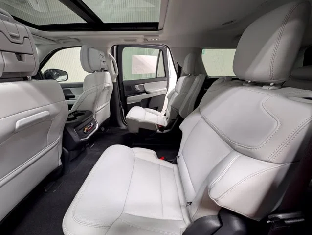 New 2027 Star White Metallic Tri-Coat Ford MAX Platinum image 51