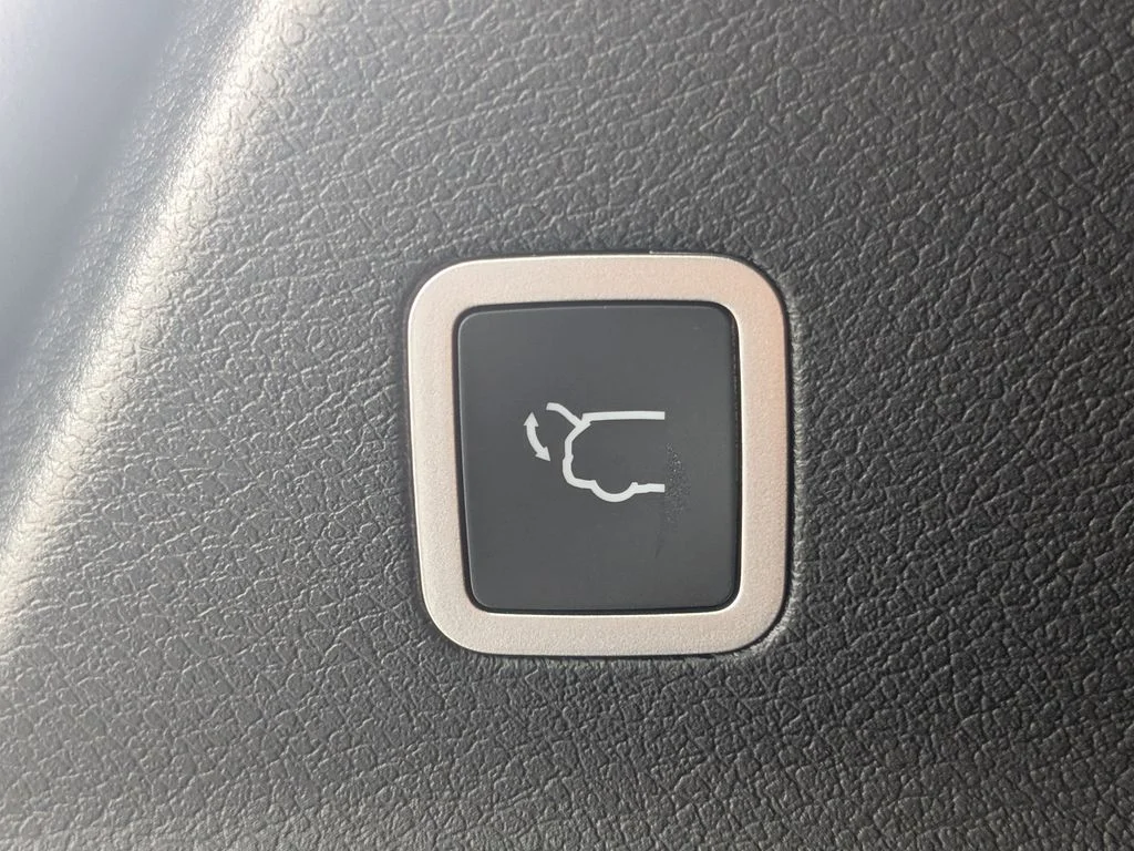 2026 Chrysler Pacifica Limited - Photo 13