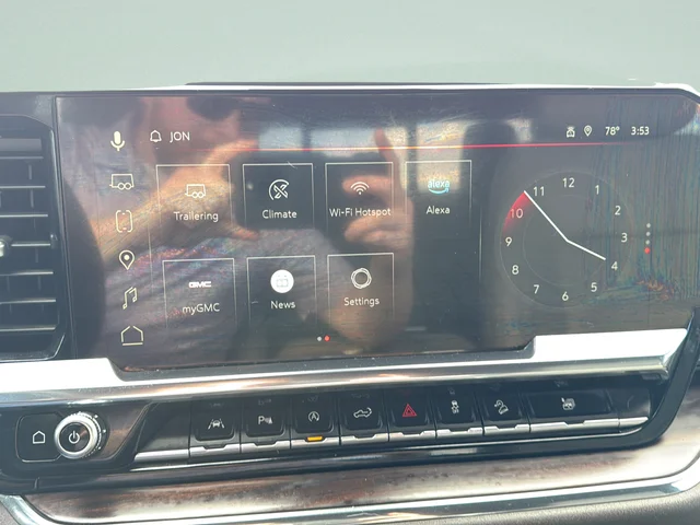 2024 GMC Sierra 1500 SLT - Photo 18