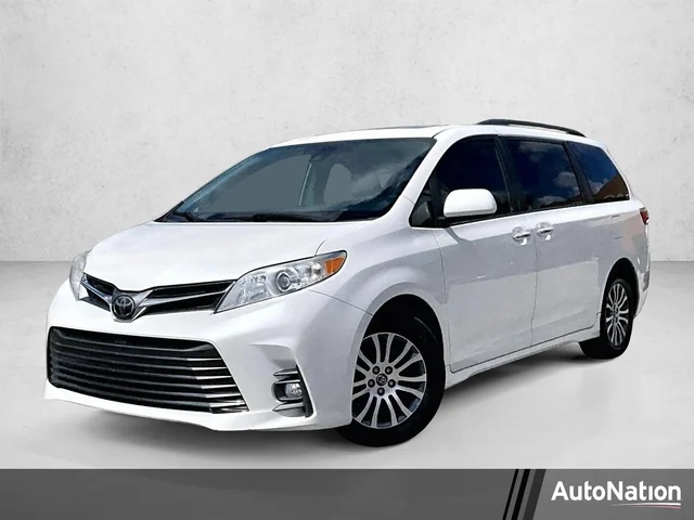 2020 Toyota Sienna XLE