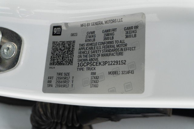 Used 2023 Summit White Chevrolet 2WD LT image 36