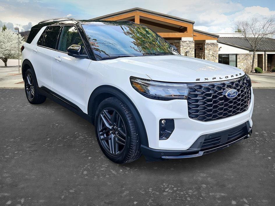 Used 2025 White Metallic Ford ST image 3