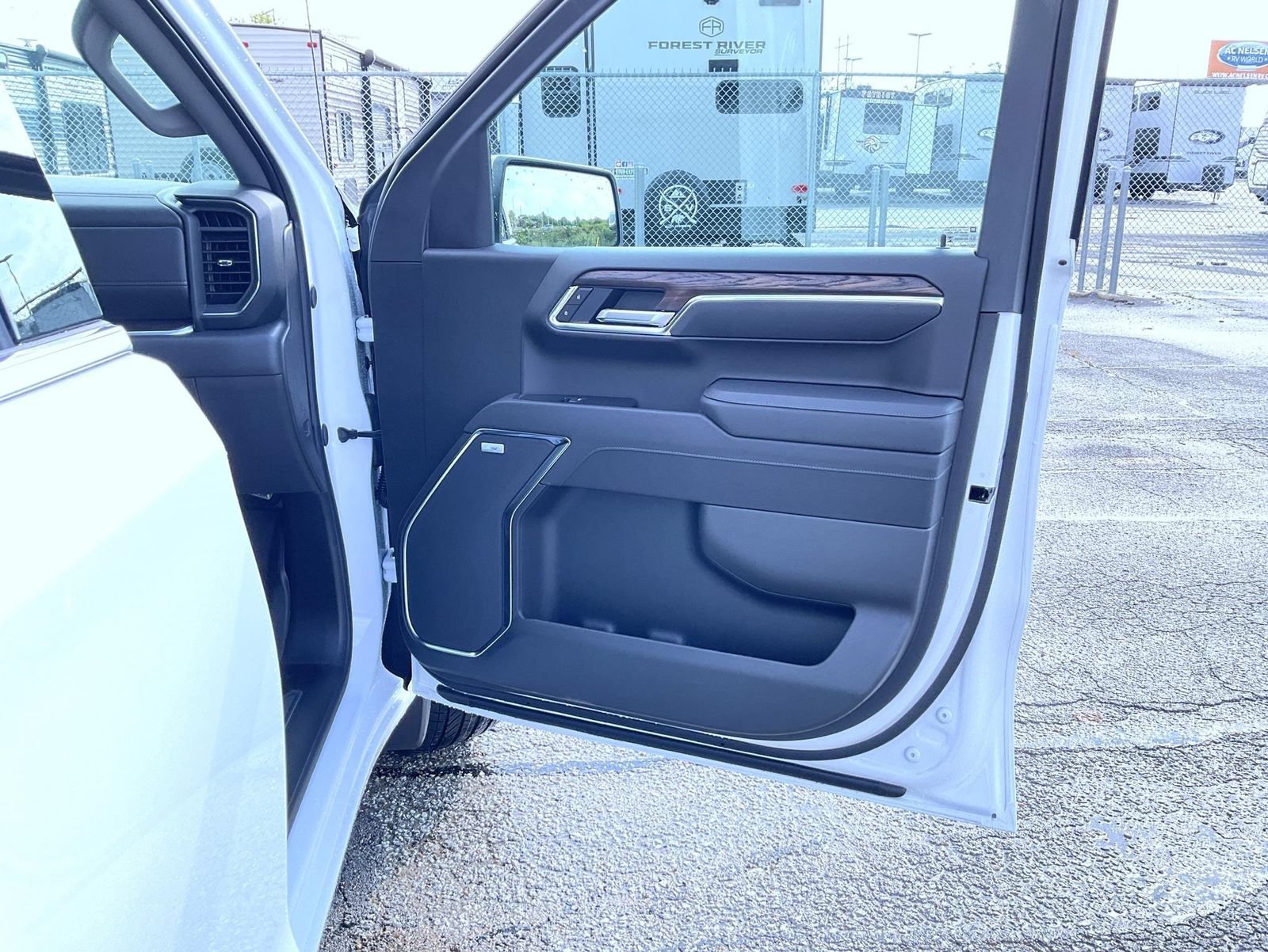 2026 GMC Sierra 1500 SLT - Photo 16