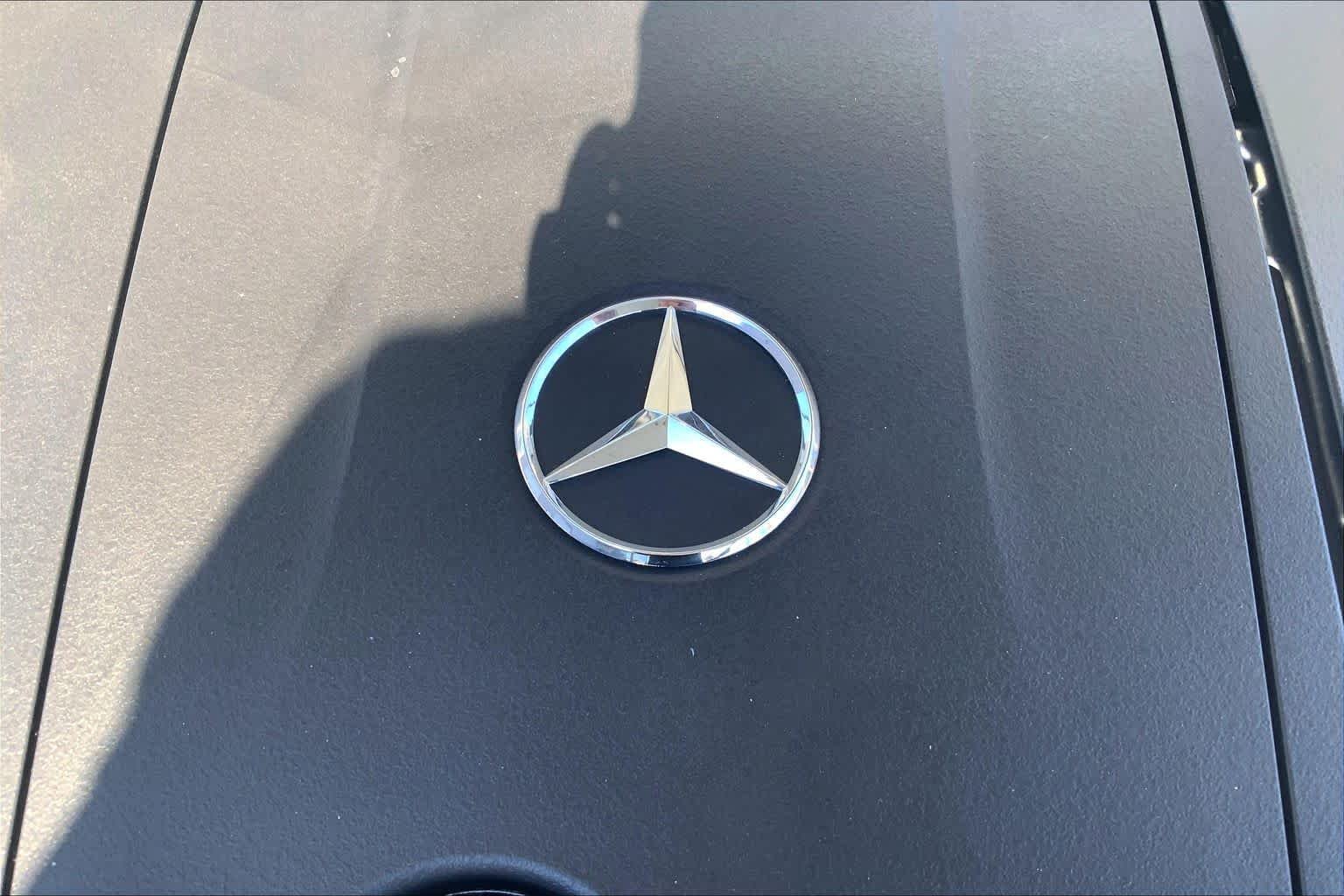 New 2026 Polar White Mercedes-Benz GLC 300 image 16