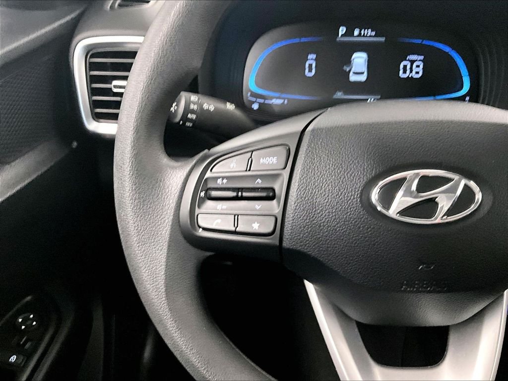 Used 2025 Lunar White Hyundai SE image 23