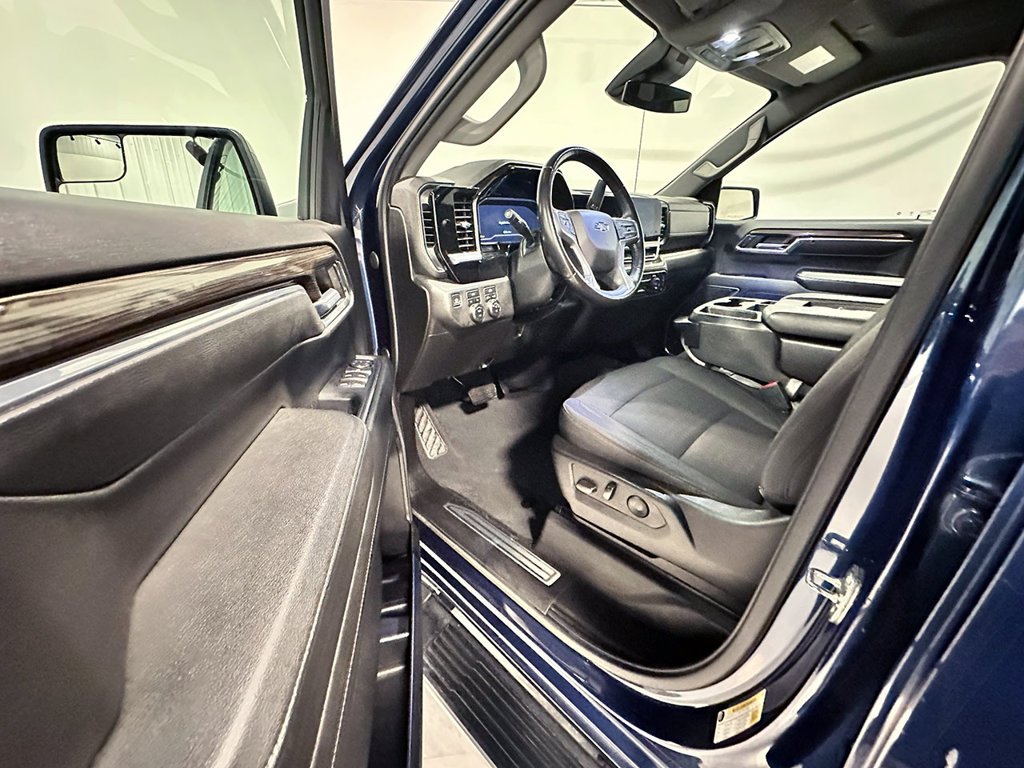 Used 2022 Blue Chevrolet RST image 20