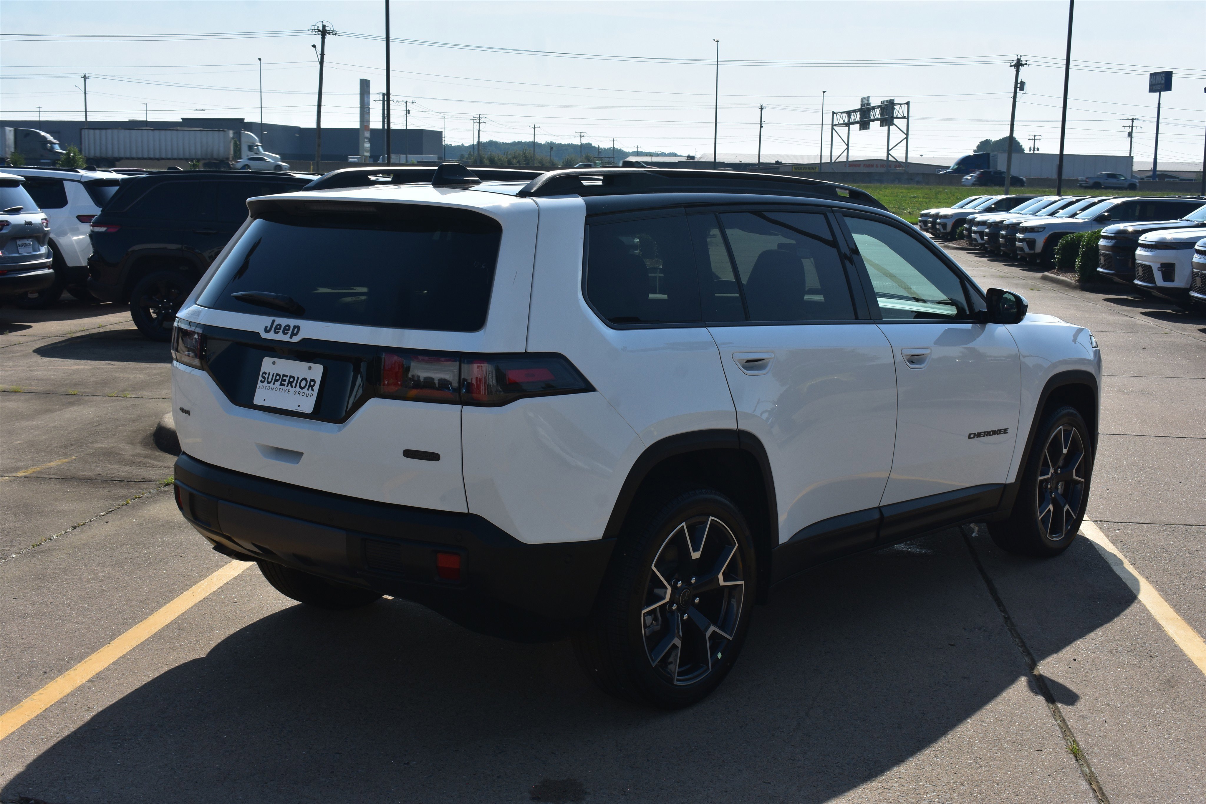 New 2026 Bright White Clear-Coat Exterior Paint Jeep Overland image 5