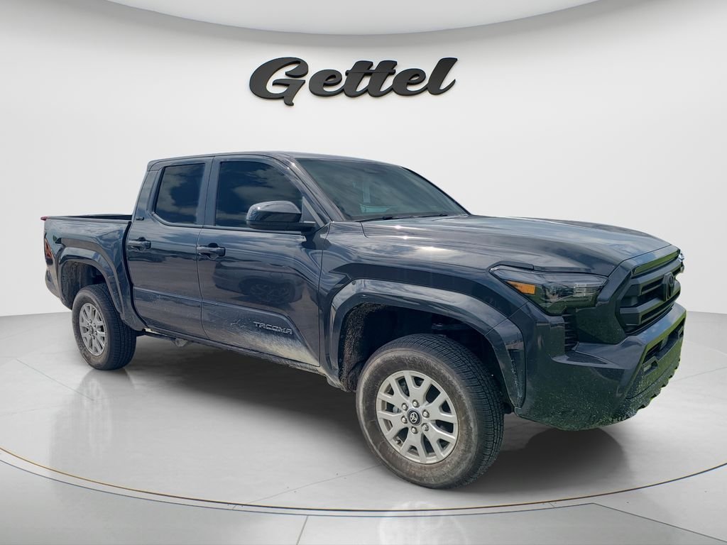 Certified Used 2025  Toyota SR5 image 2