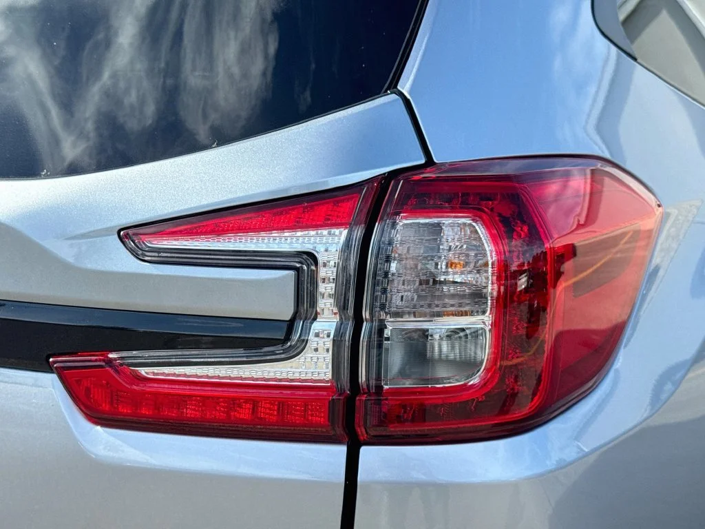 New 2027 Silver Subaru Onyx Edition Touring image 34