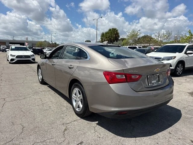 Used 2023 Gray Chevrolet LT image 10