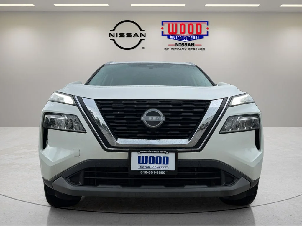 Certified Used 2023 Pearl White Tricoat Nissan SV image 6