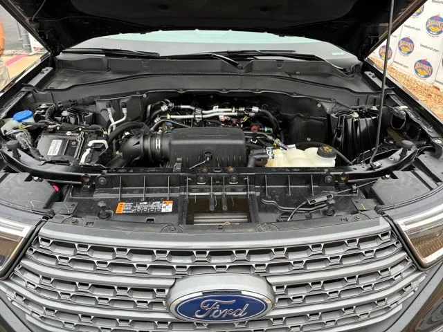 Used 2023 Black Ford XLT image 16