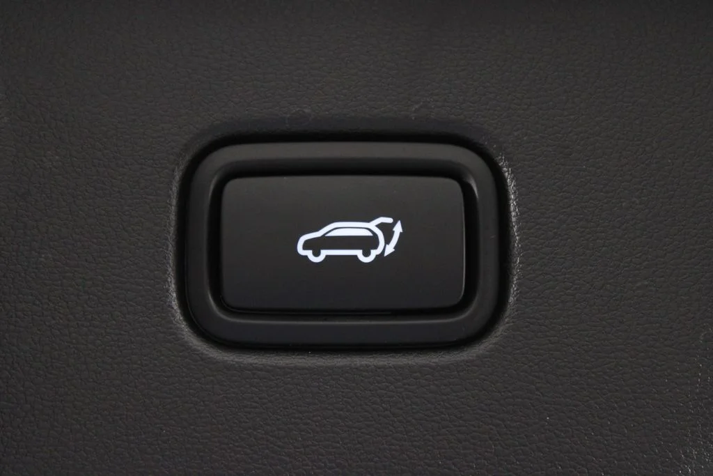 Used 2026 White Hyundai SEL image 18