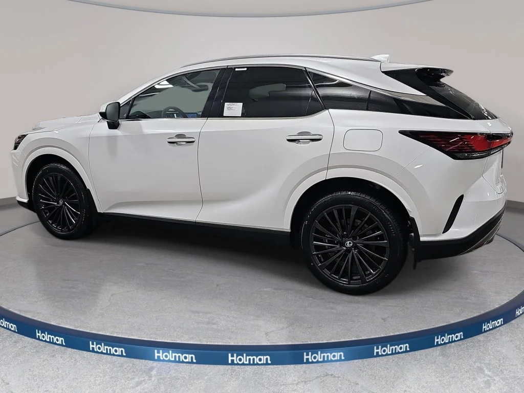 New 2026 Eminent White Pearl Lexus PREMIUM image 8