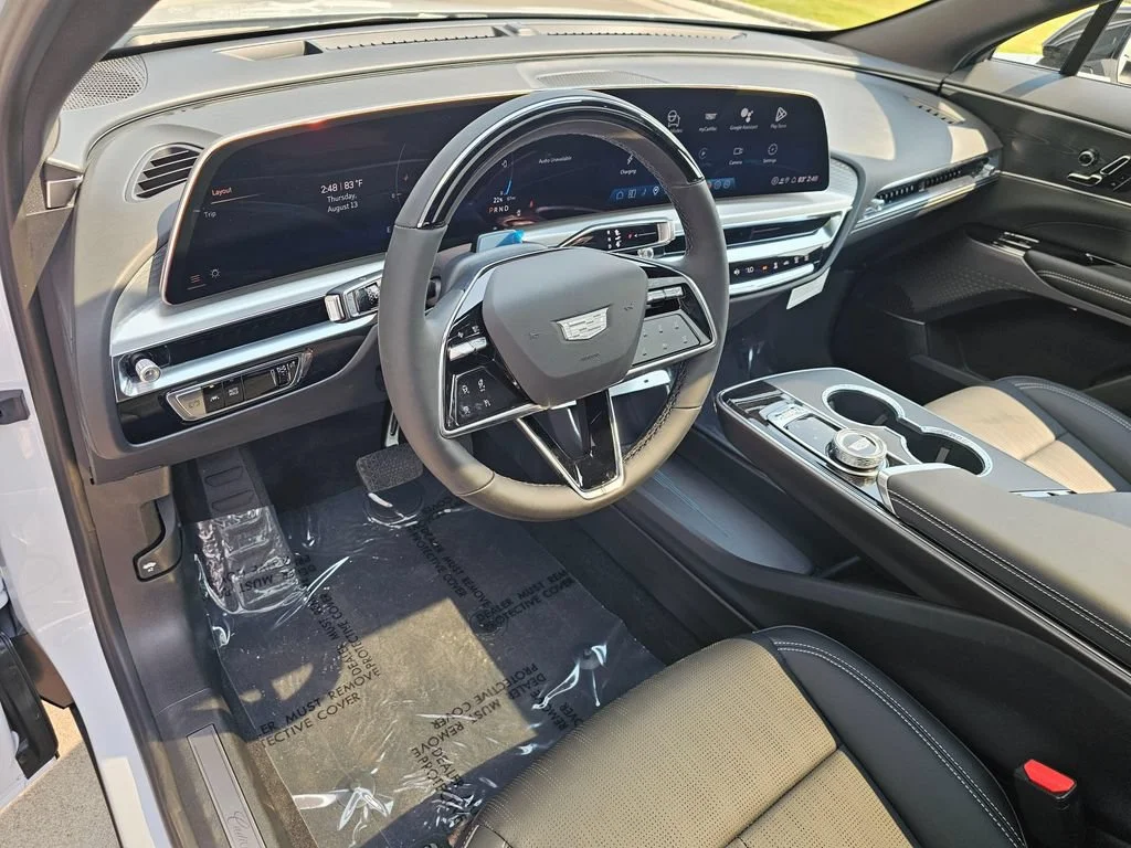 New 2026 Vibrant White Tricoat Cadillac Luxury image 19
